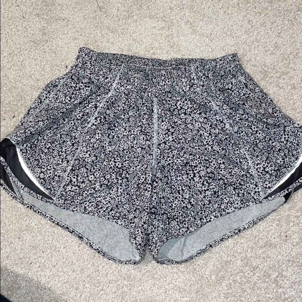 Flower patterned lulu shorts size 4 tall
